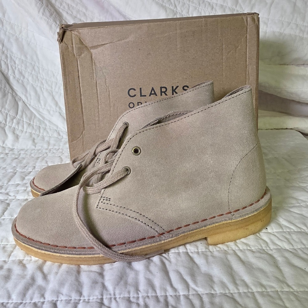 Clarks Desert Ankle Boots Sand Suede Lace Up‎ Chukka Womens 7 NEW in BOX